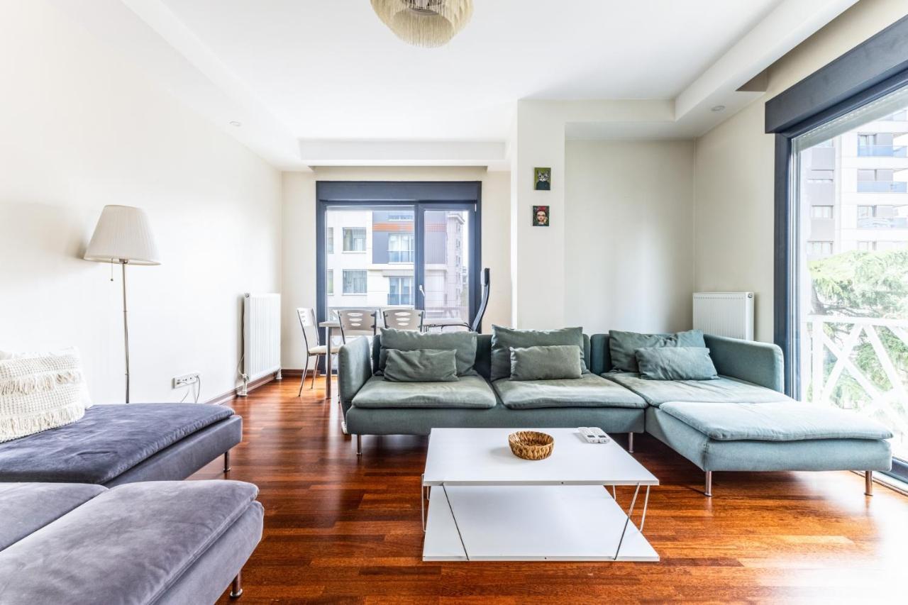 Apartamento Spacious Flat Near Bagdat Avenue In Suadiye Estambul Exterior foto