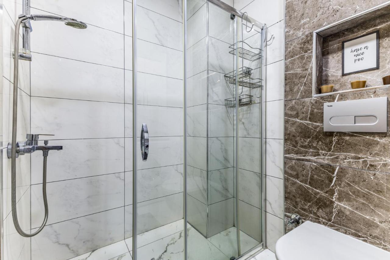 Apartamento Spacious Flat Near Bagdat Avenue In Suadiye Estambul Exterior foto